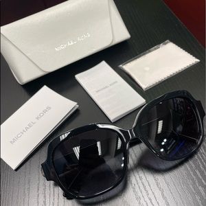 Michael Kors Sunglasses MK2055 in Black